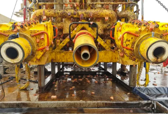 ROV underwater cutting machine